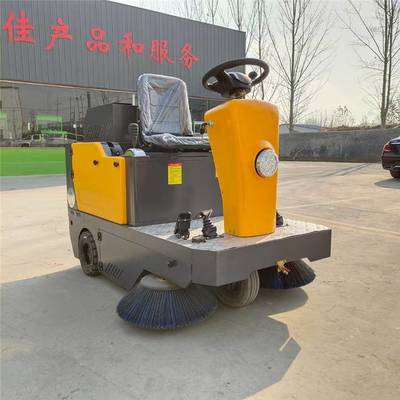 新時代環(huán)保衛(wèi)士 全場景應(yīng)用的駕駛式電動掃路車深度解析